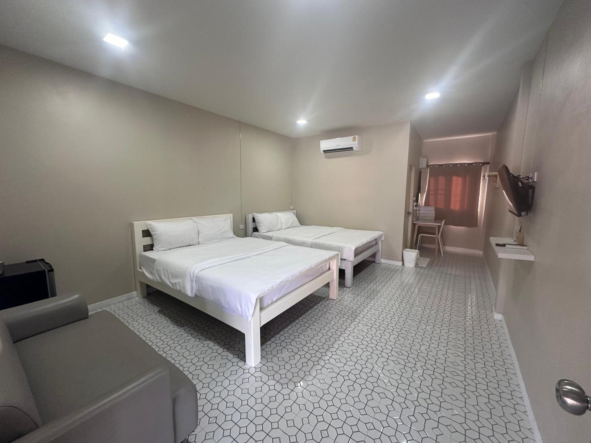 לינה וארוחת בוקר Juni House צ'ומפון מראה חיצוני תמונה